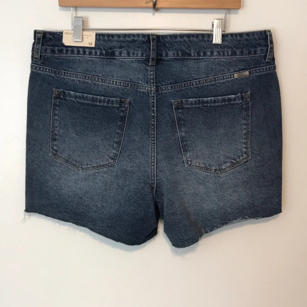 NEW KanCan Jean Short. 14‎